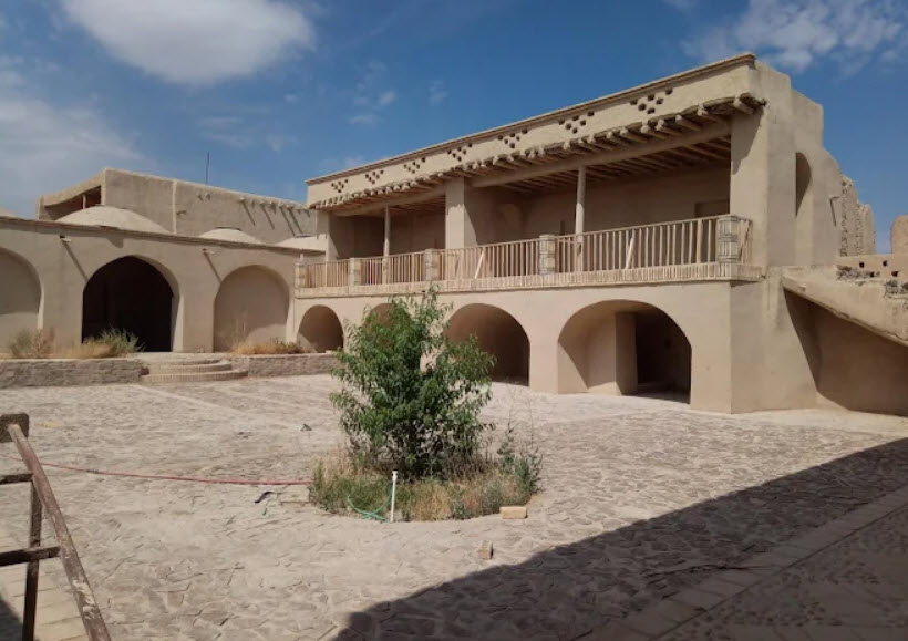 Izad-Khast Castle, Iran